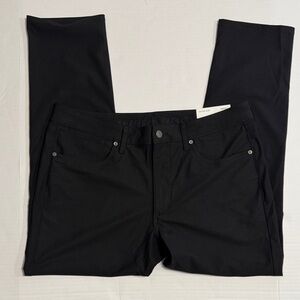 American Eagle Outfitters Men's Black Active Slim. Air flex